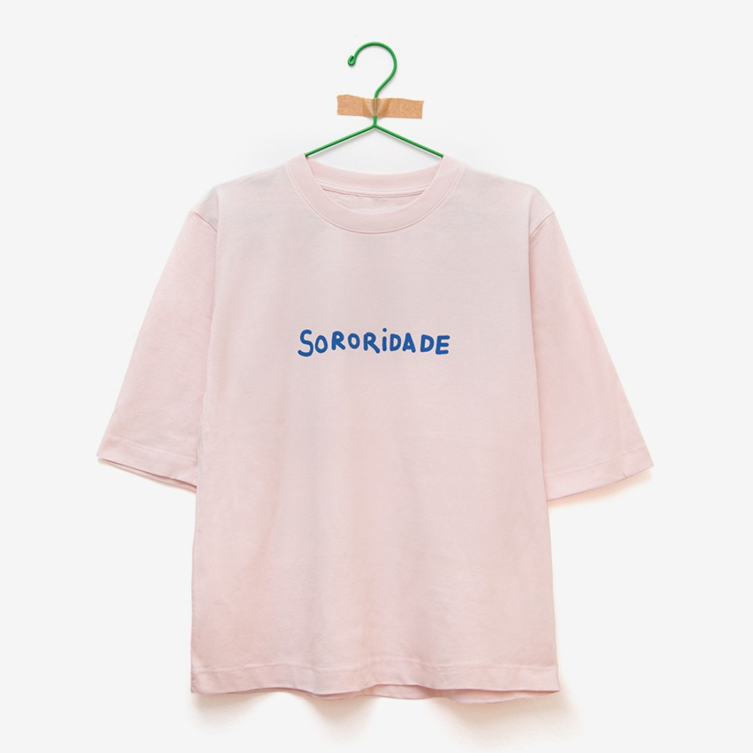 Camiseta "Sororidade" rosa
